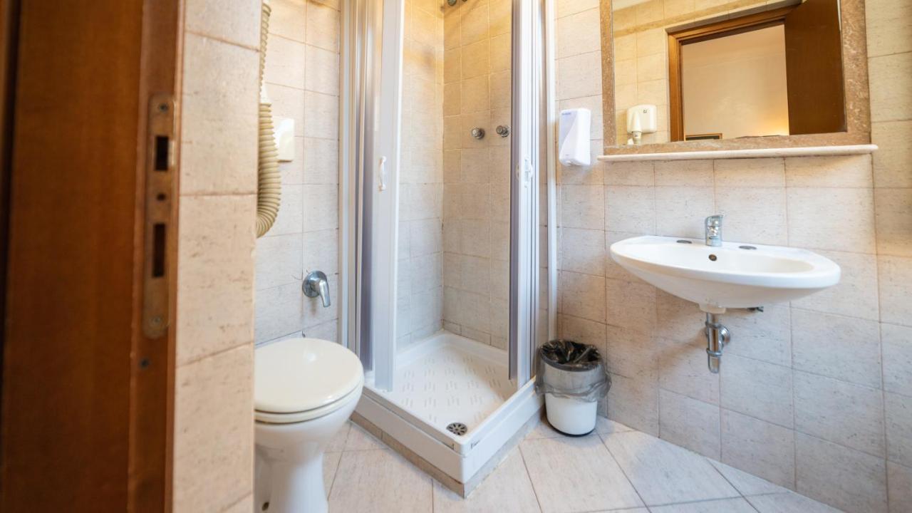 Center 2 Hotel 3*