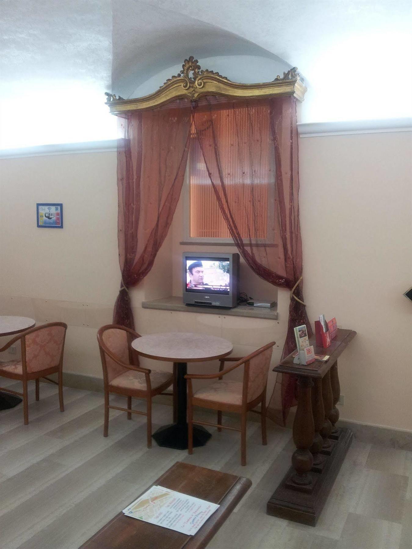 Center 2 Hotel 3*